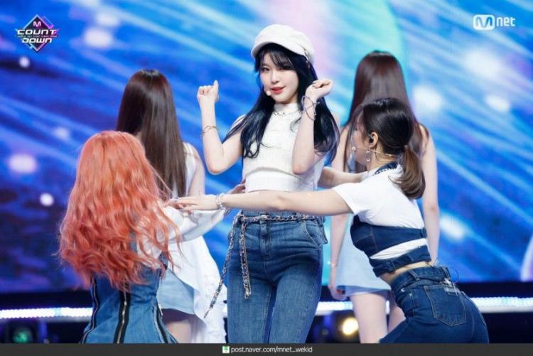 프로미스나인 백지헌2