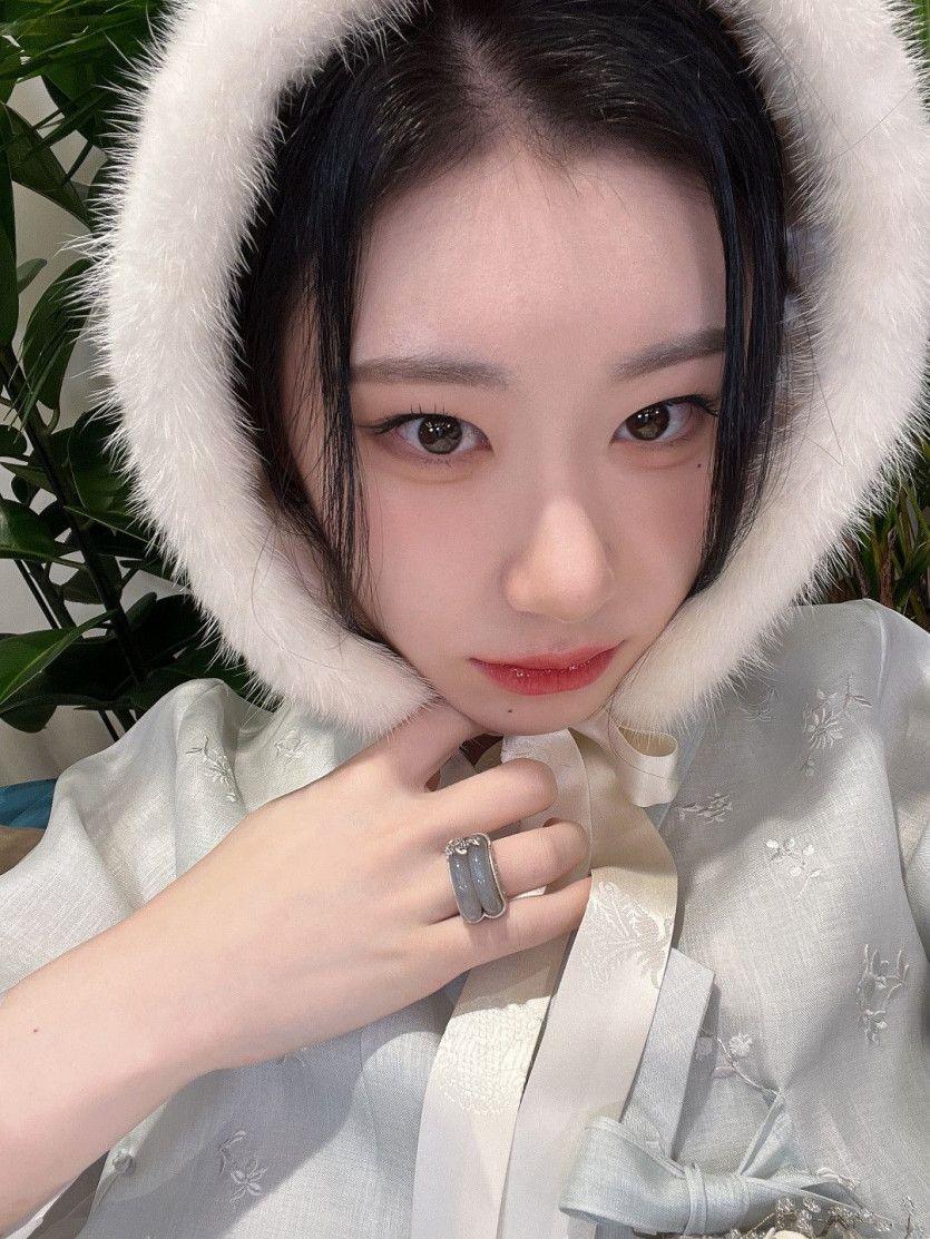 ITZY Chaeryeong1