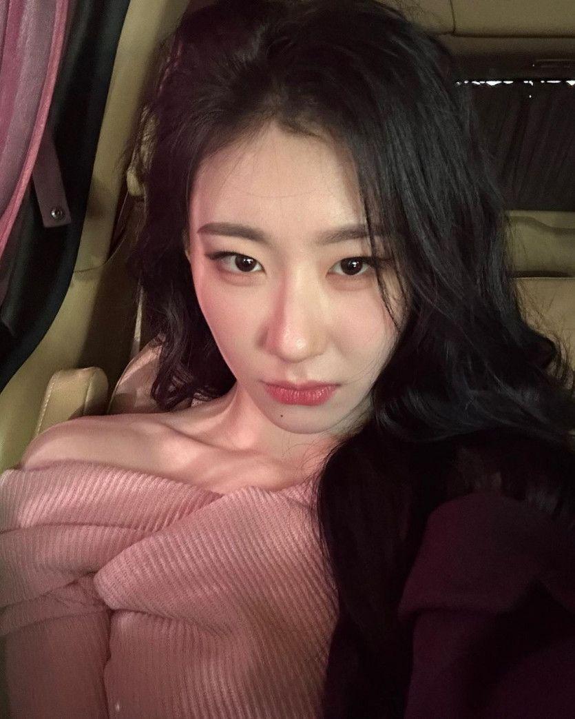 ITZY Chaeryeong3