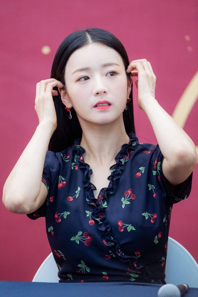 윤보미2