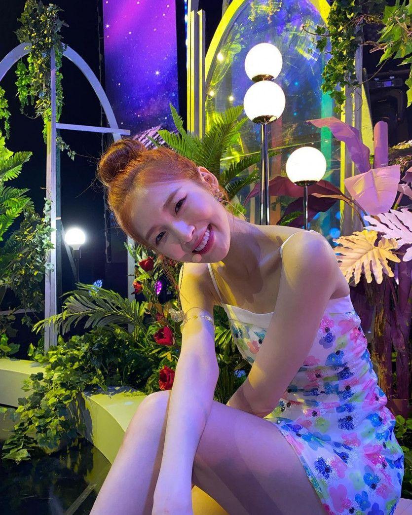 OH MY GIRL Arin1