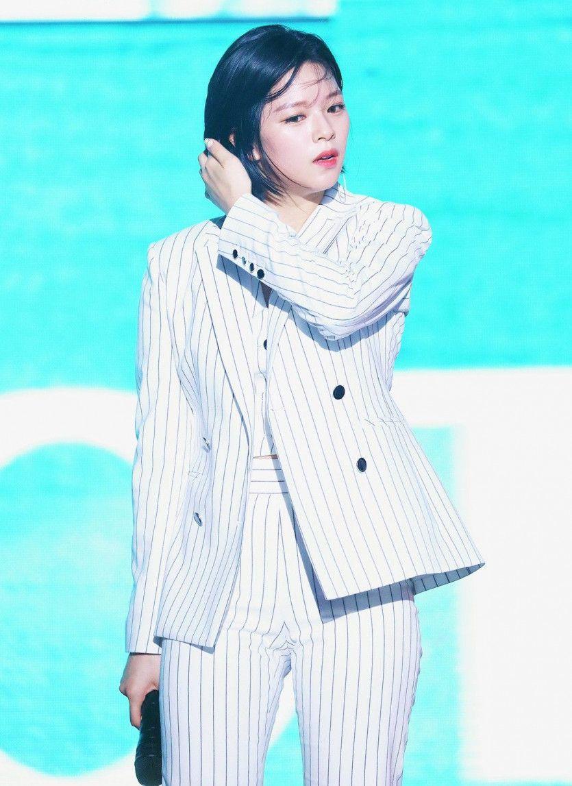 TWICE JEONGYEON1