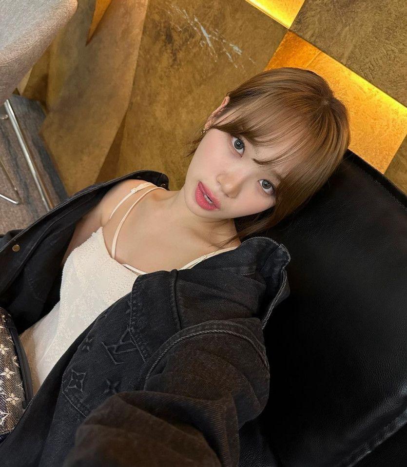 LE SSERAFIM CHAEWON1