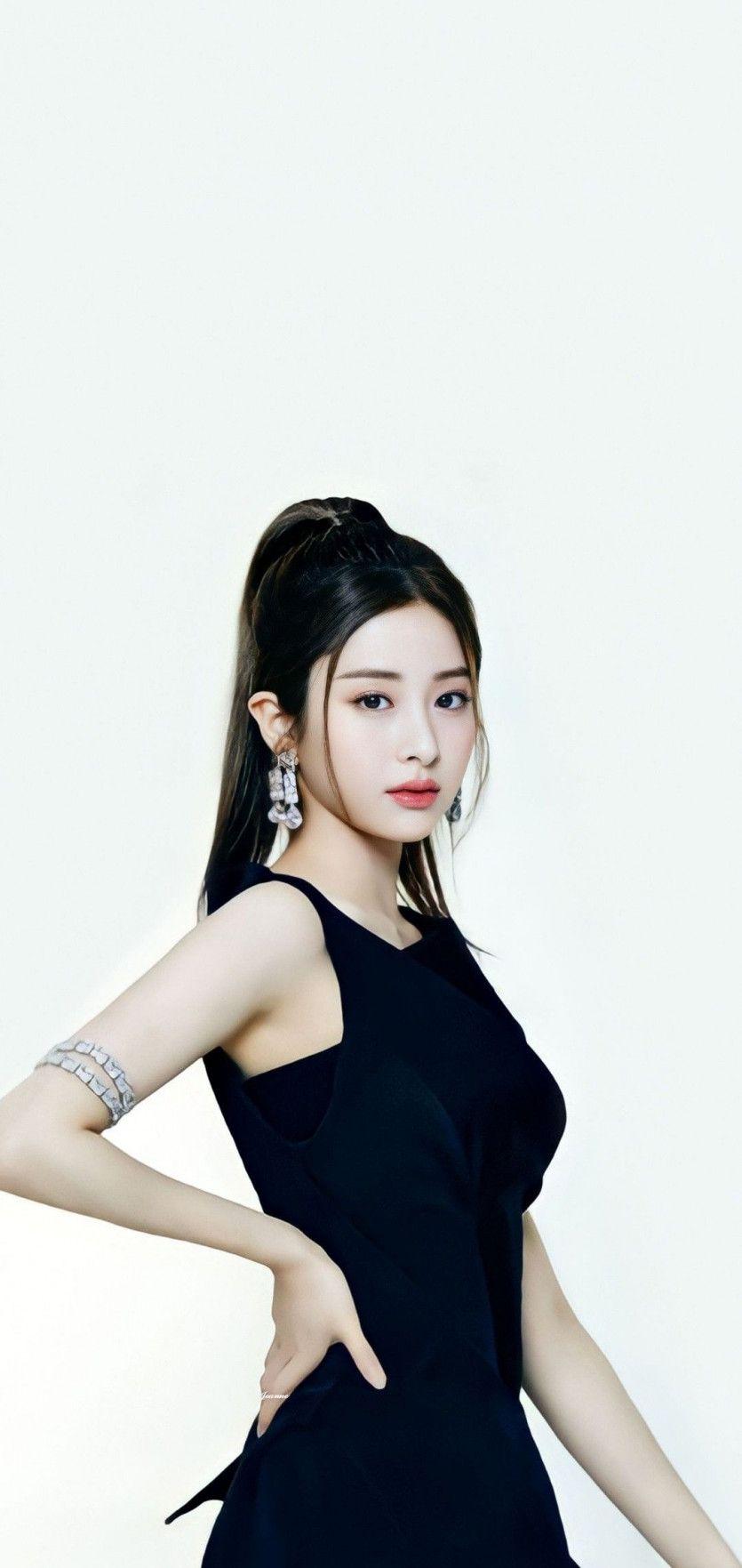 LE-SSERAFIM Yunjin0