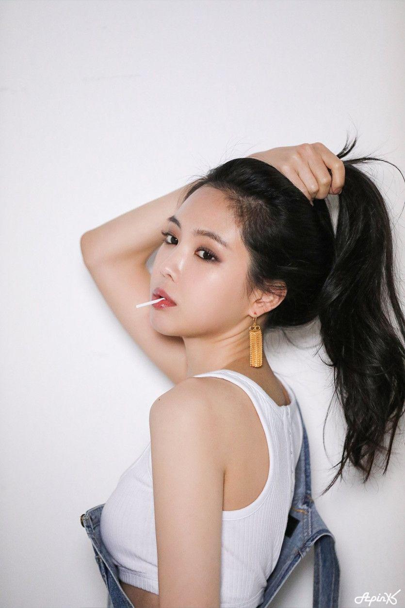 손나은1