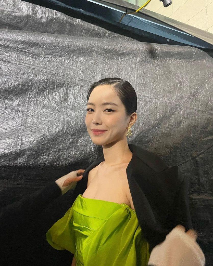 손나은2