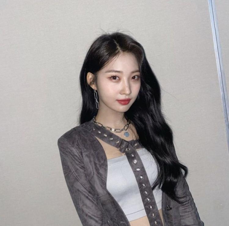 EVERGLOW Sihyeon2