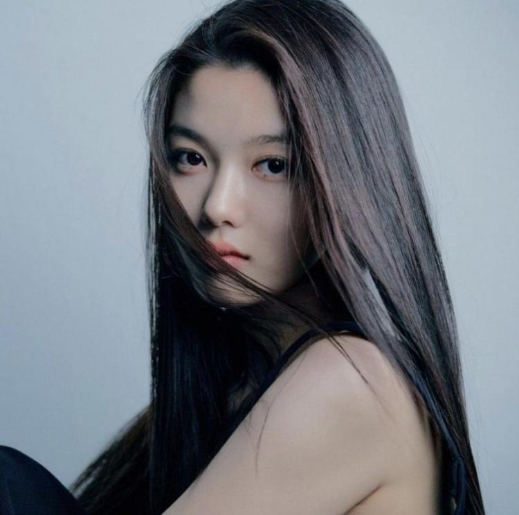 배우 김유정 아름다운 뒷태5