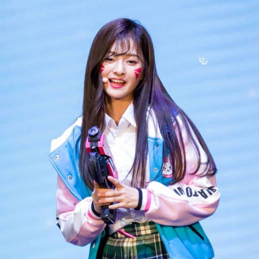 오늘은 이나경 양의 스물한 번째 생일입니다.2