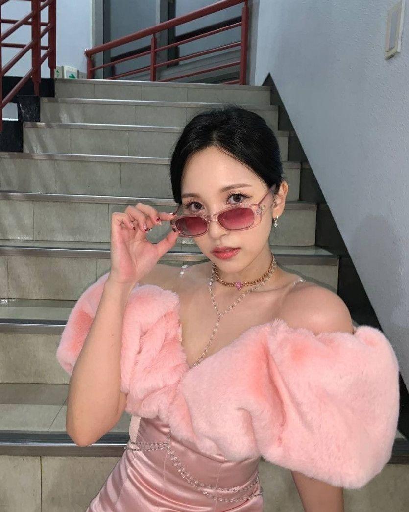 TWICE MINA1