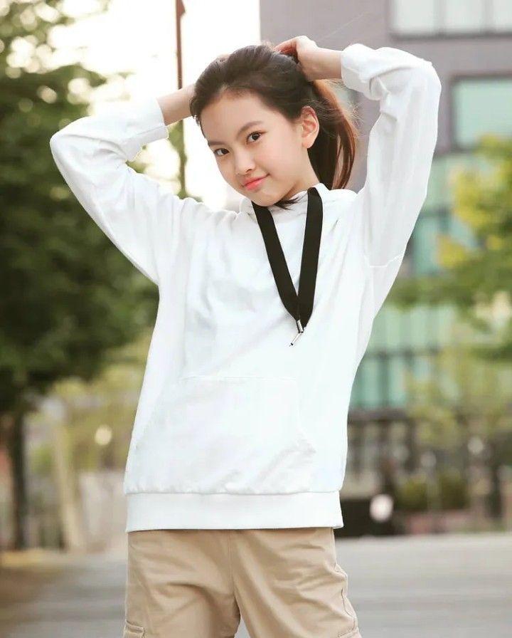 NEW JEANS  HYEIN2