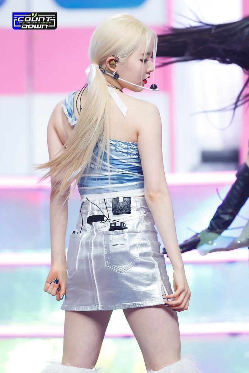 STAYC SIEUN1