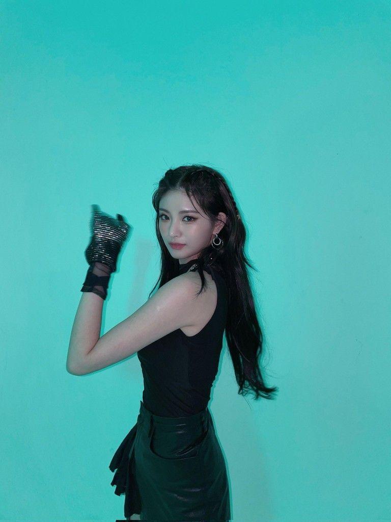 EVERGLOW 왕이런1