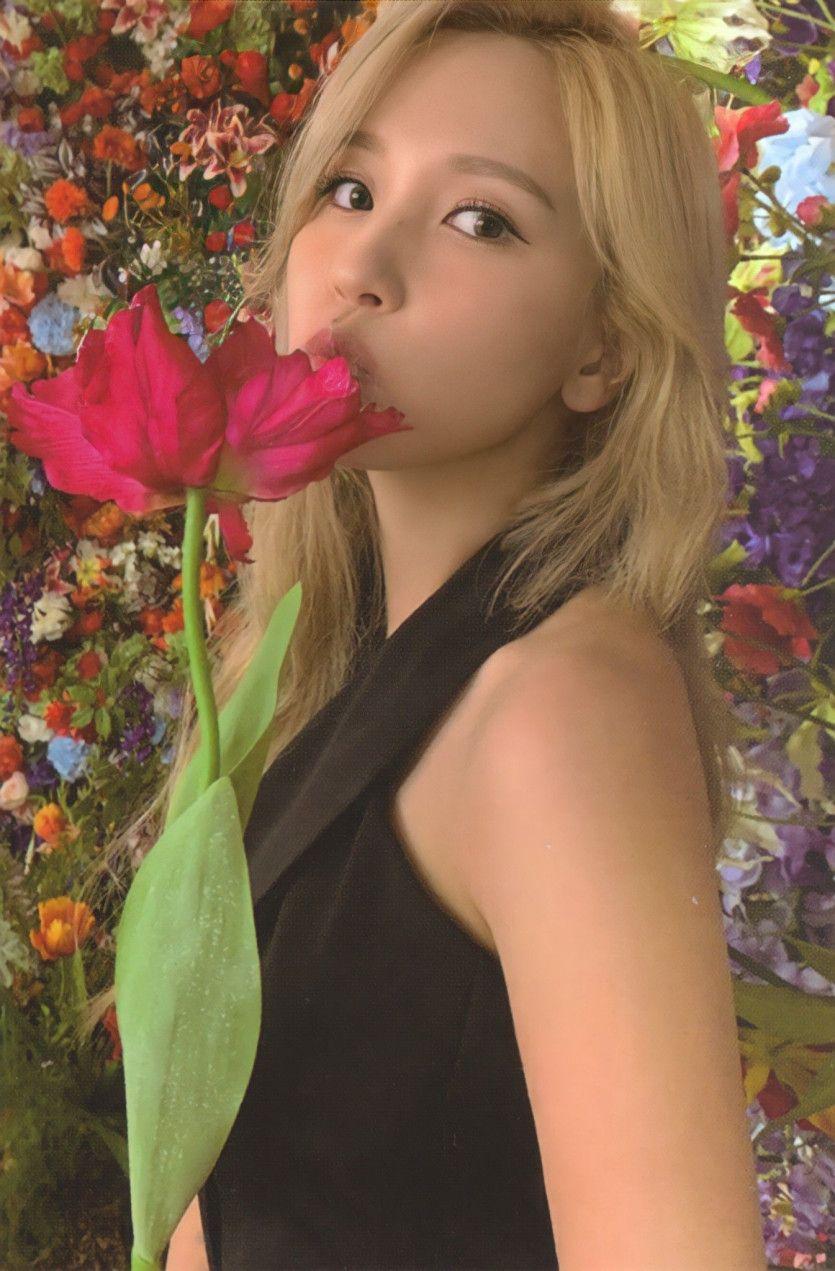 TWICE MINA0