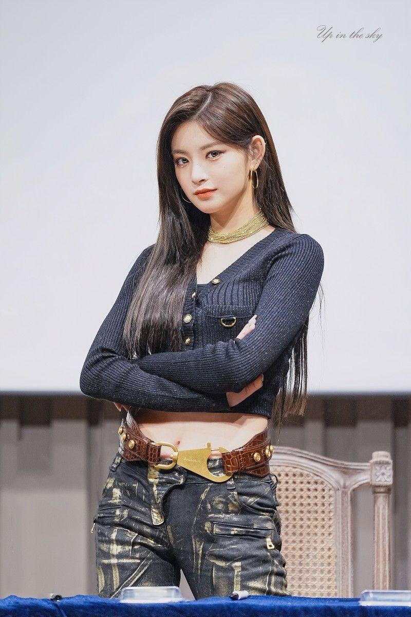 EVERGLOW 왕이런0
