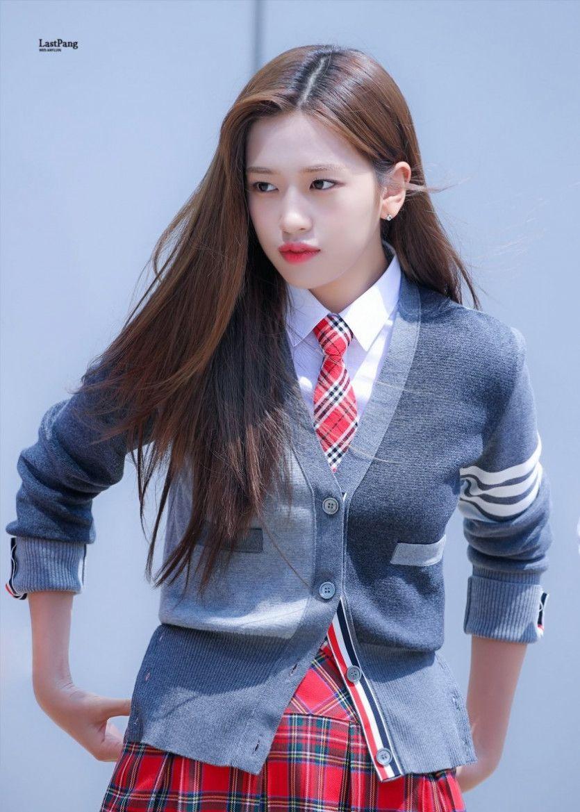 안유진 활동 사진0