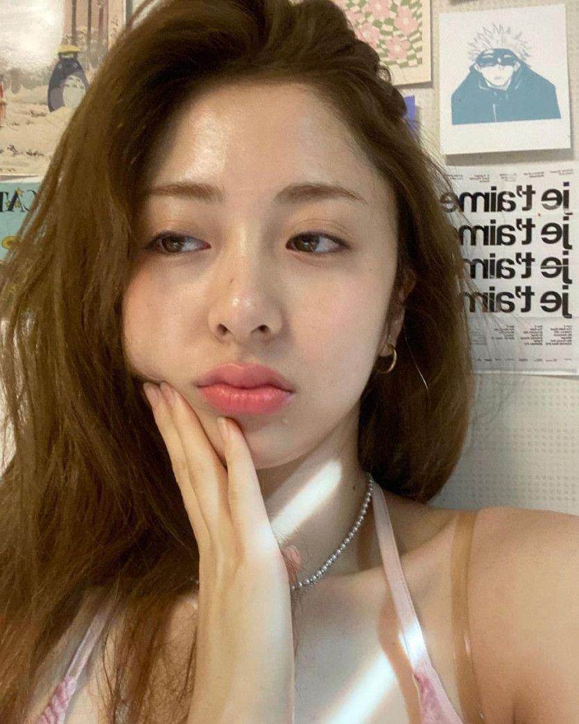 LE SSERAFIM YUNJIN1