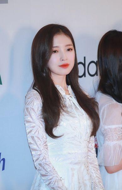 OH MY GIRL Arin1
