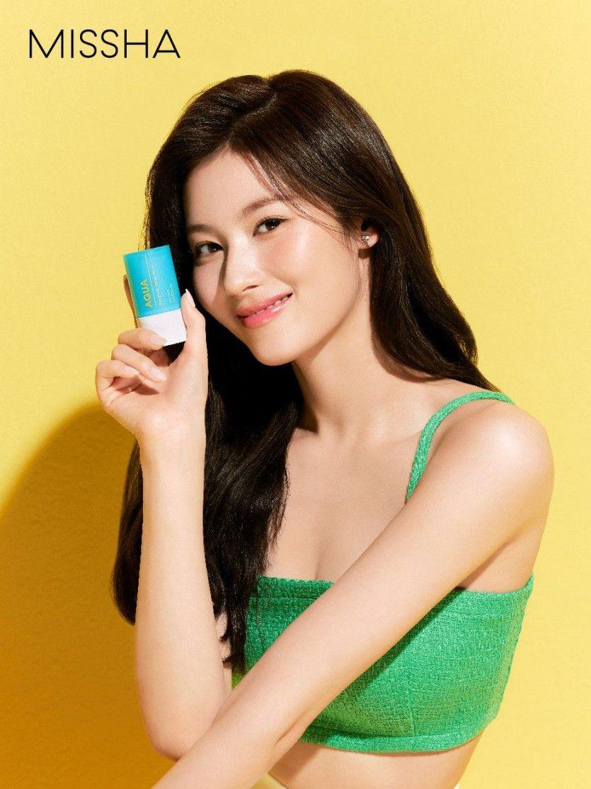 TWICE Sana1