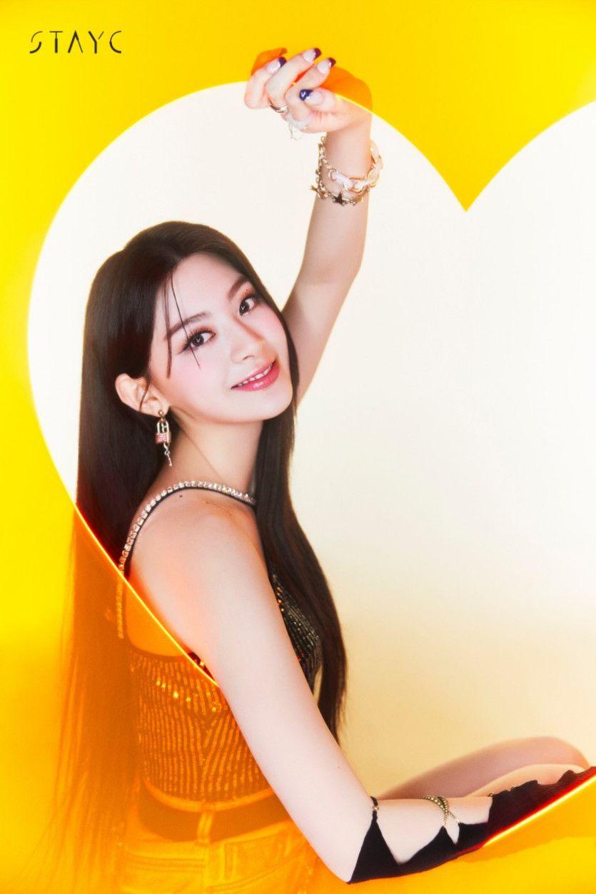 스테이씨 'YOUNG-LUV.COM' 컨셉 포토34
