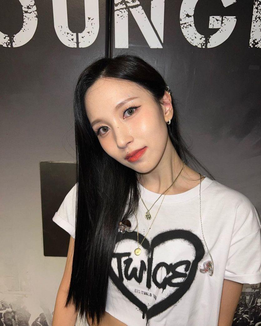TWICE MINA1