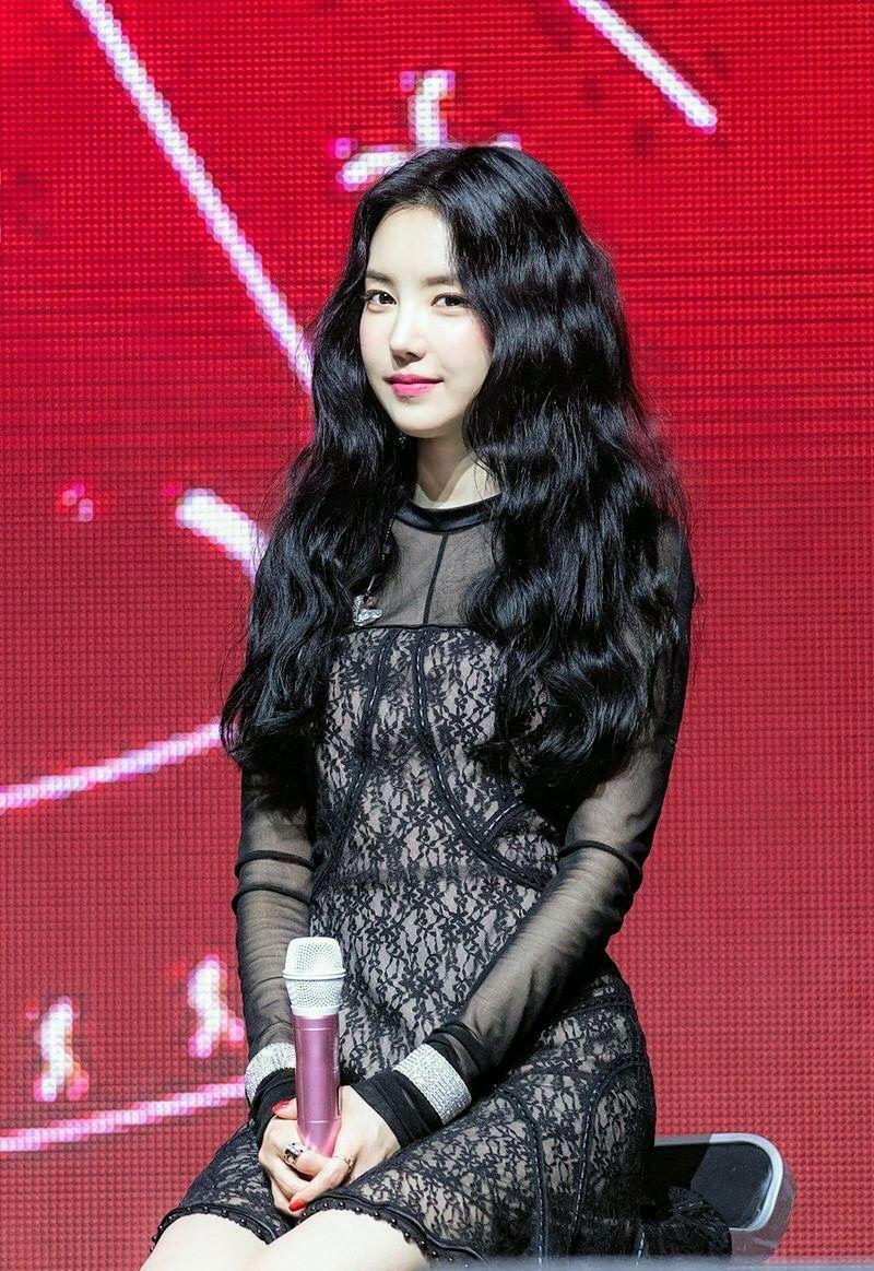 Son Na Eun0