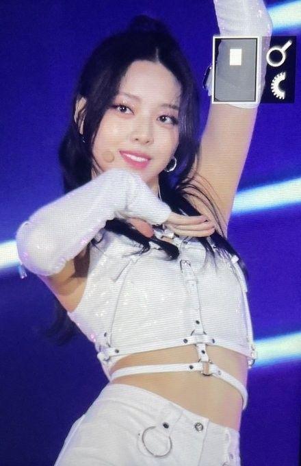 ITZY 유나1