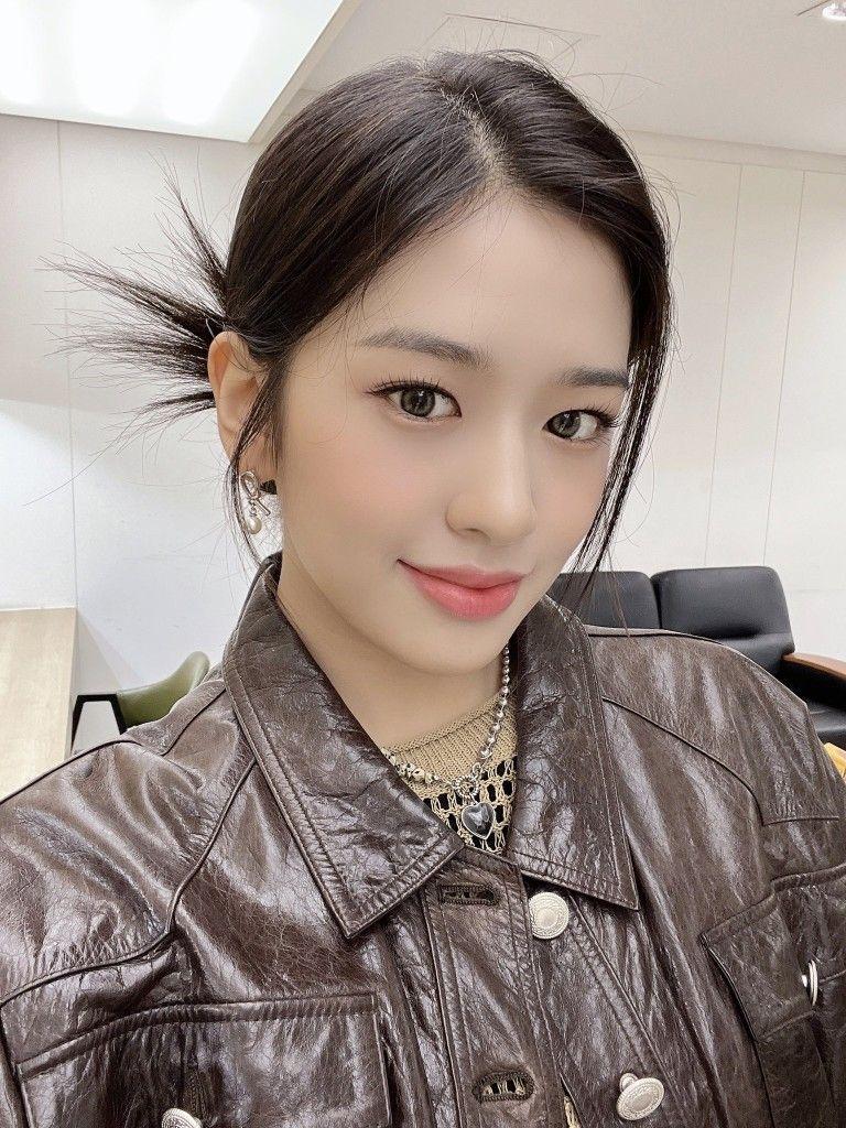 IVE YUJIN1