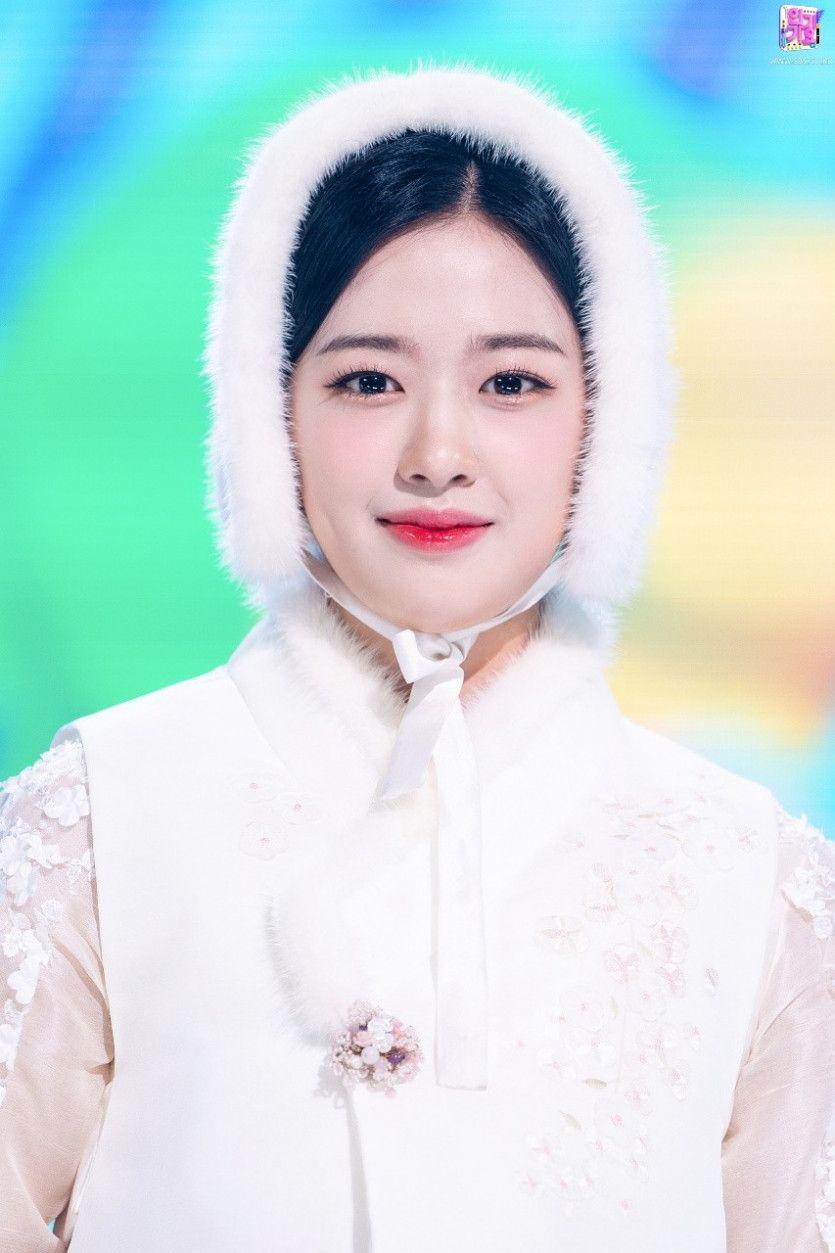 안유진3