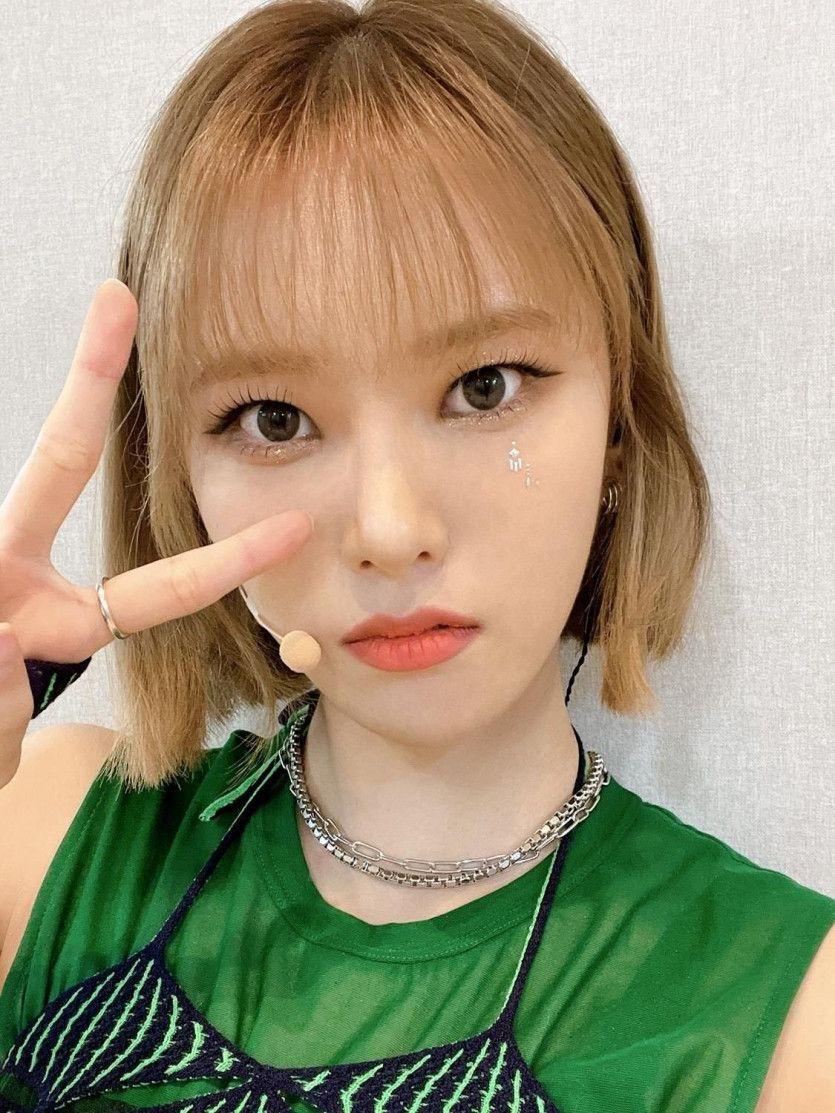 WEEEKLY Ji Min1