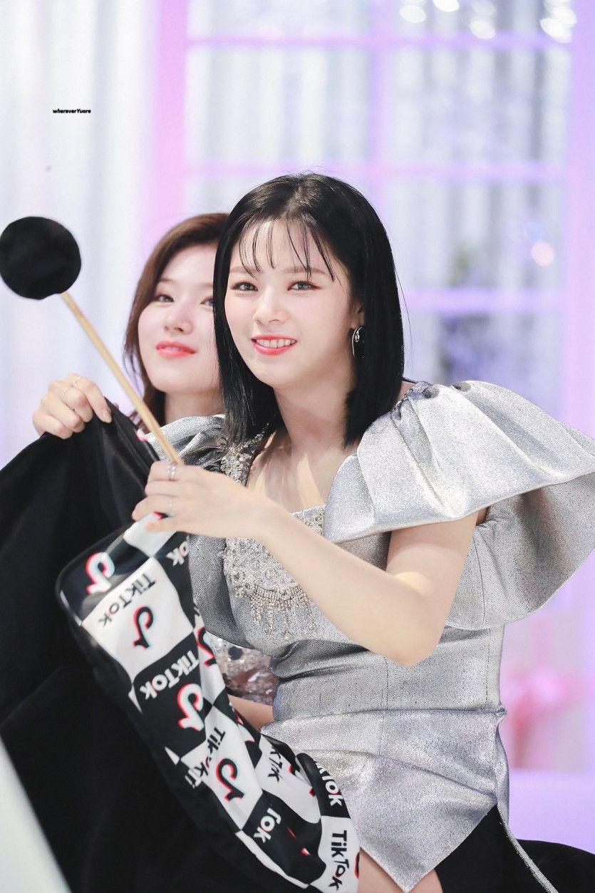 TWICE JEONGYEON1