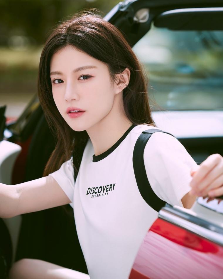 고윤정 디스커버리0