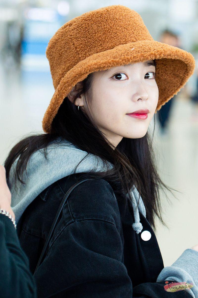 싱가폴로 출국하는 아이유0