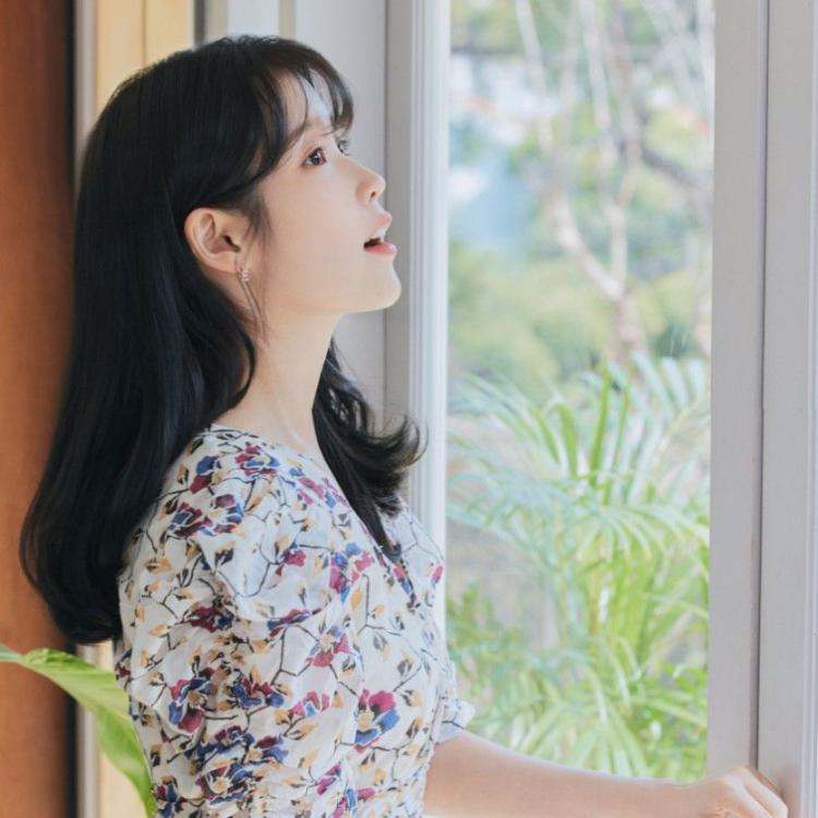 가까이서 보는 아이유 얼굴 (소리주의)2