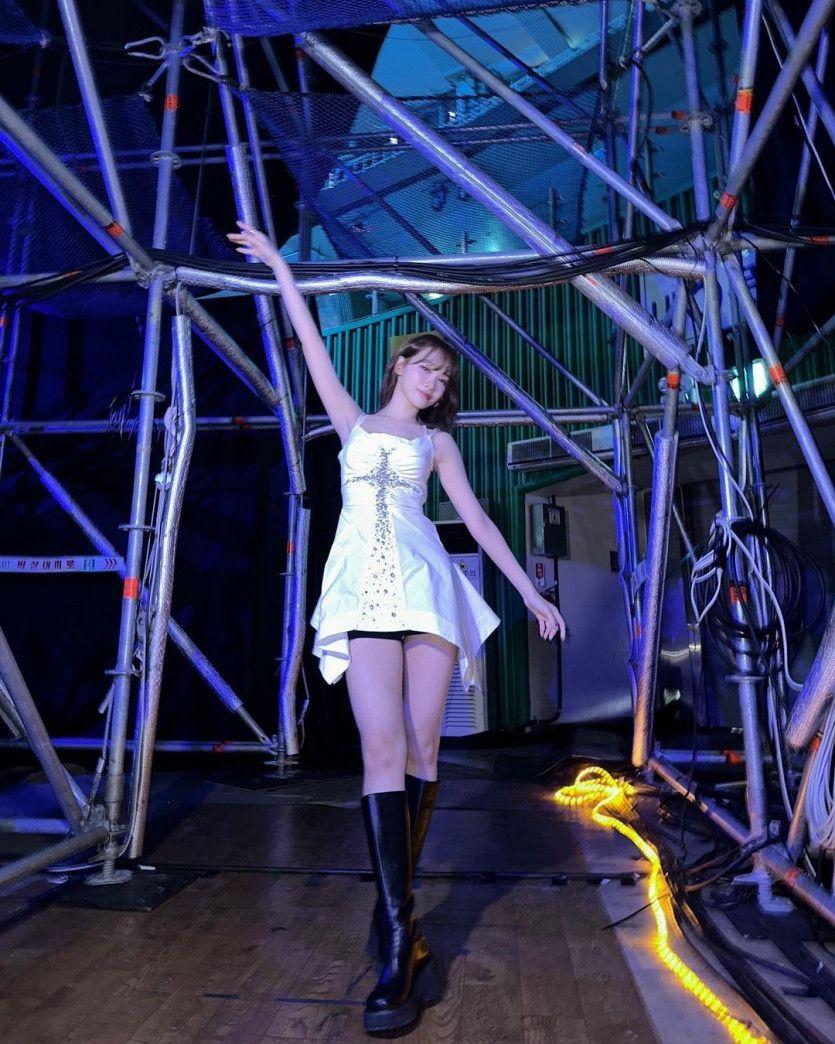 LE SSERAFIM CHAEWON1