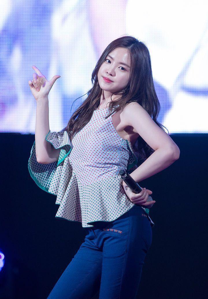 Son Na Eun1