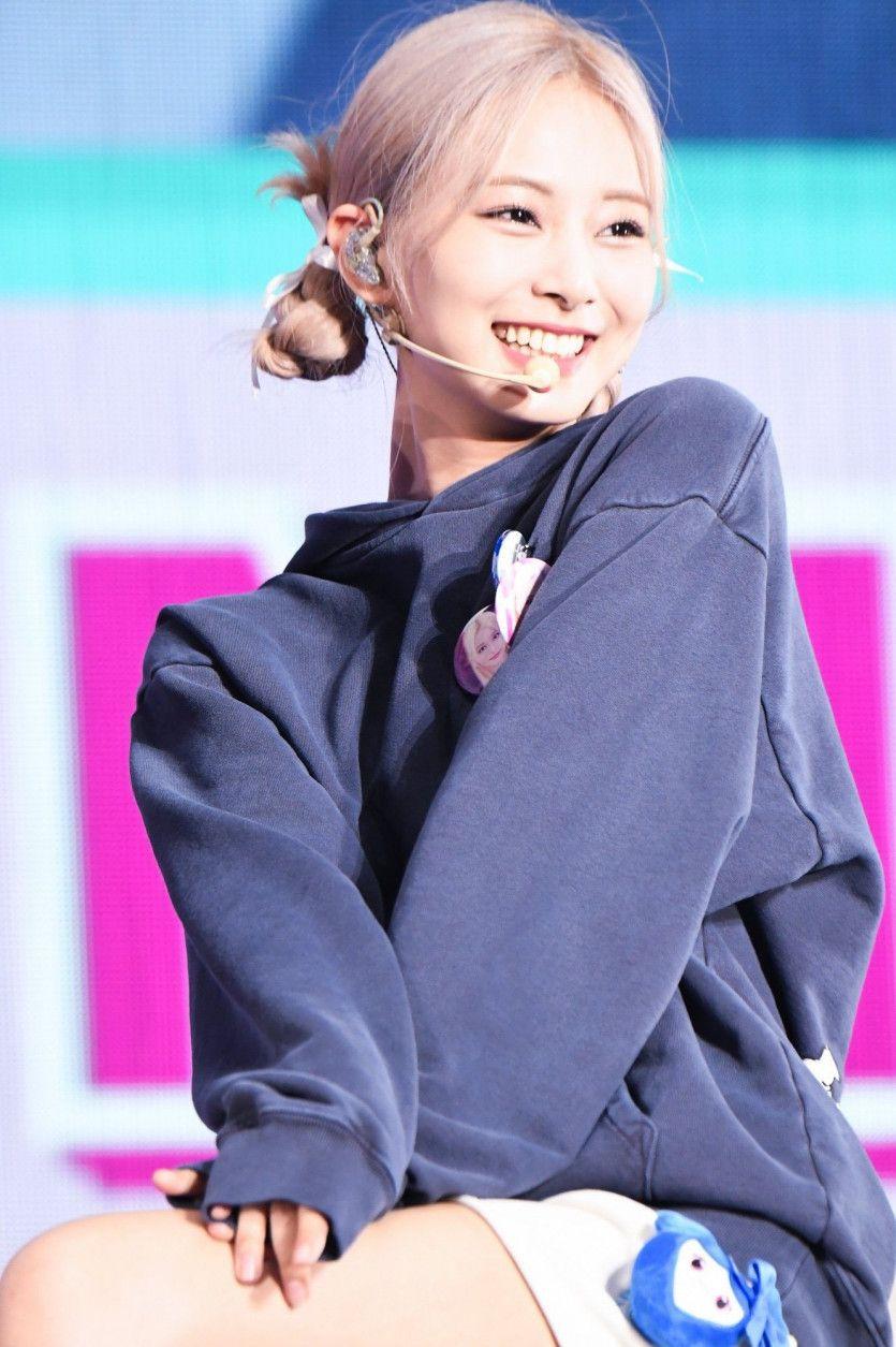 TWICE Tzuyu1