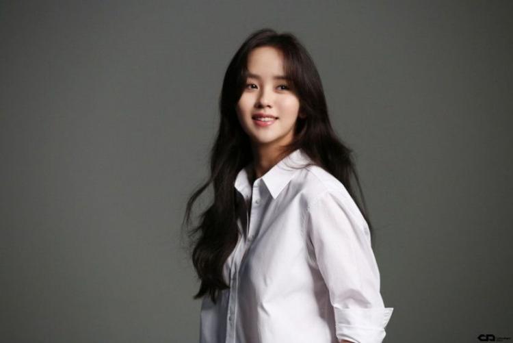 새 소속사에서 새 프로필 사진 찍은 김소현4