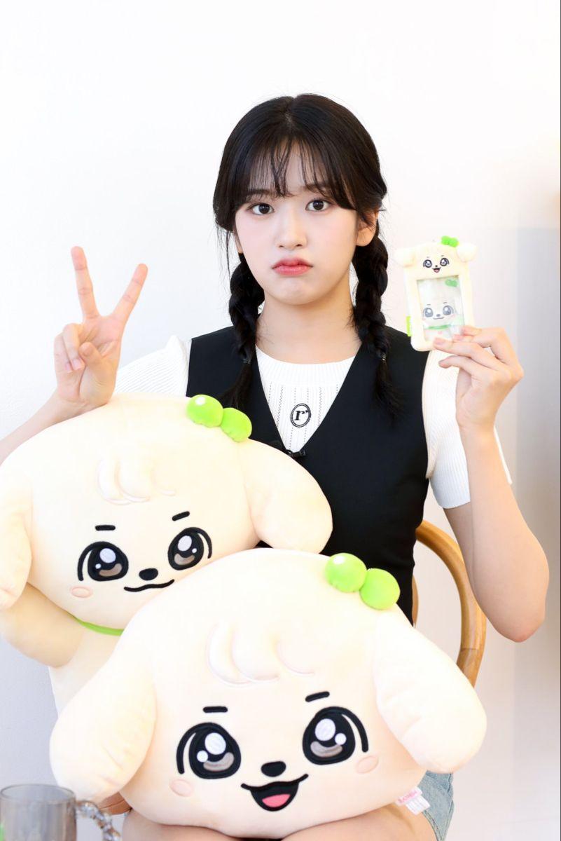 IVE YUJIN0