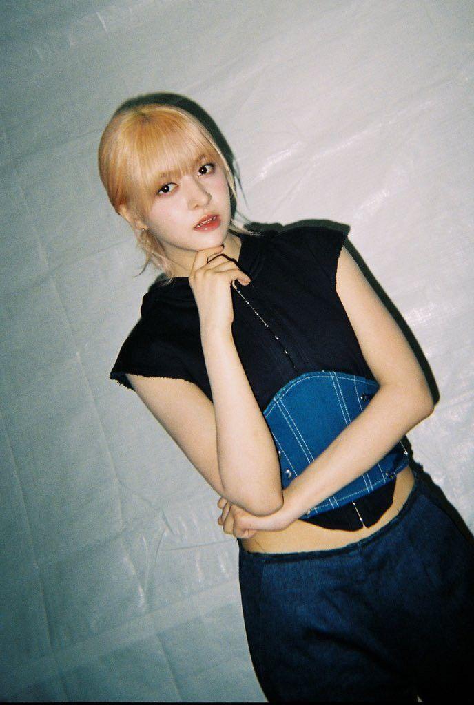 NMIXX Lily1
