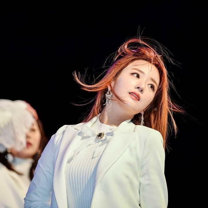 윤보미4