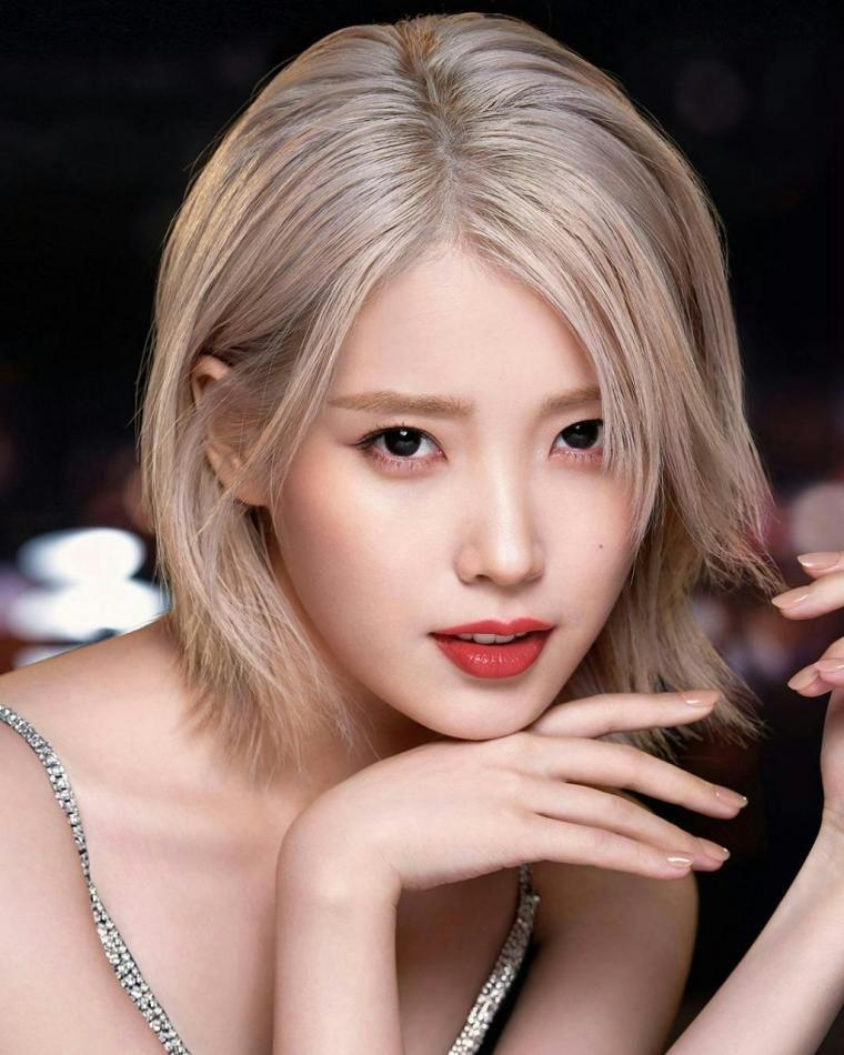 아이유 에스티로더0