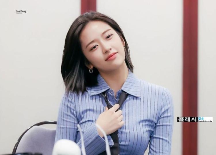 안유진1