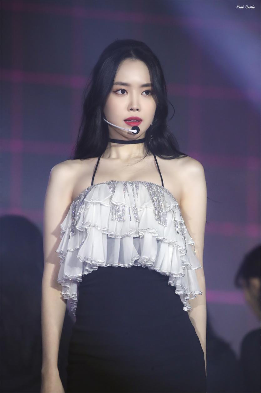 손나은2