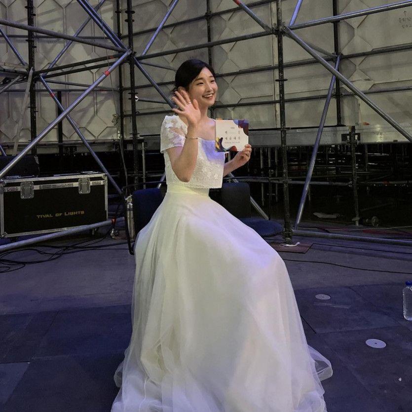 화이트 박소담 블랙 조이현4