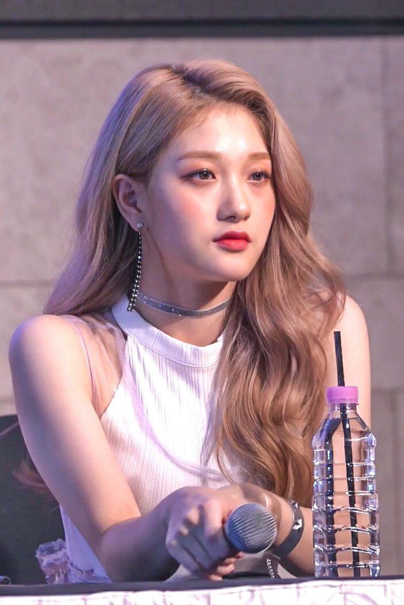 FROMIS9 Lee Seo Yeon3
