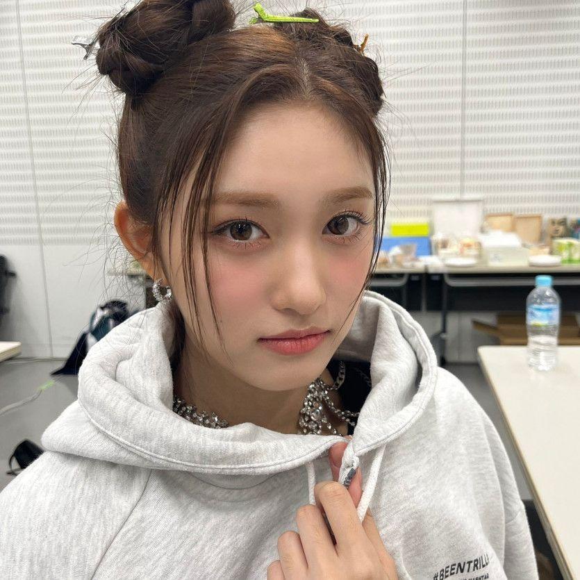 IVE LEESEO1