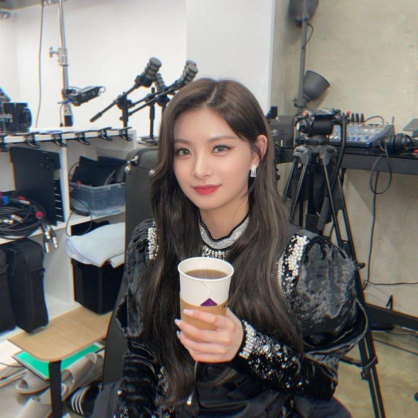 EVERGLOW 왕이런3