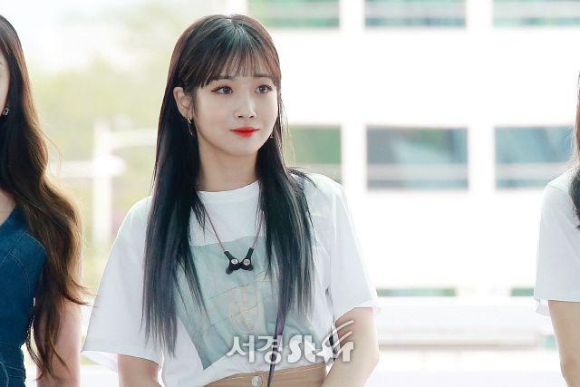 러블리즈 180615 출국기사사진7