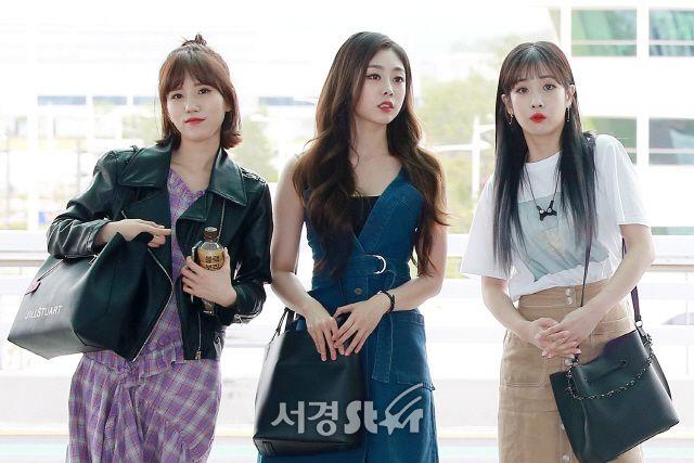 러블리즈 180615 출국기사사진8